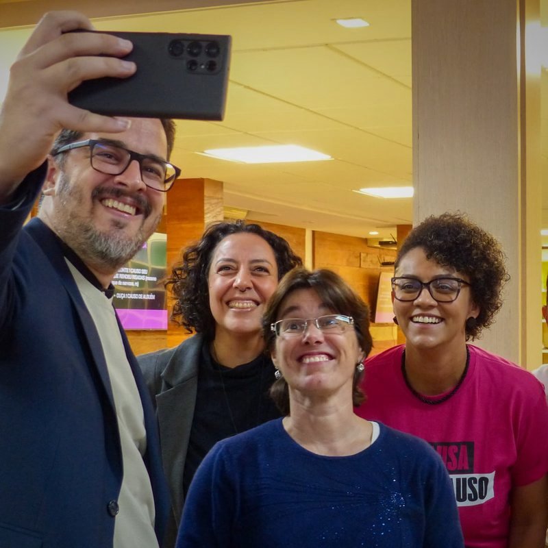 Participantes tirando selfie na edição São Paulo